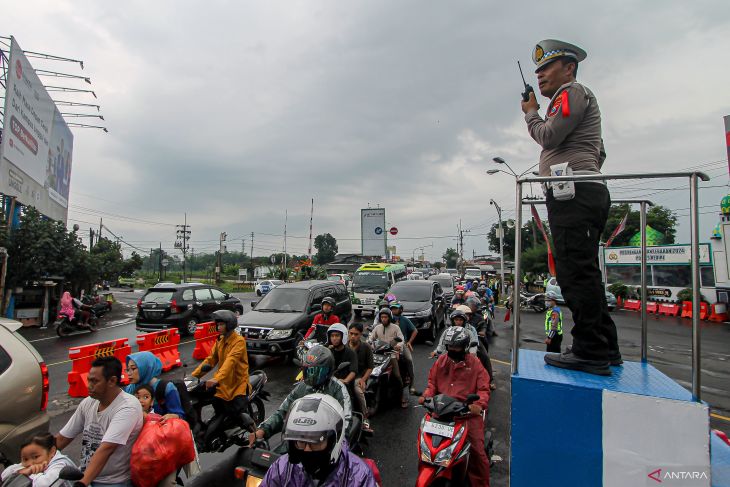 Rekayasa lalu lintas di Simpang Tiga Mengkreng