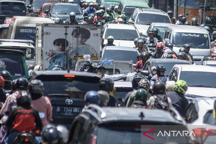 Arus lalu lintas perbatasan Kota Bandung