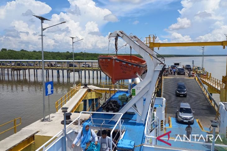 Arus balik penumpang di Pelabuhan Tanjung Api-Api Palembang