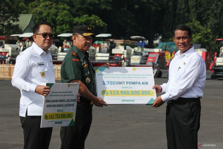 Apel siaga alat dan mesin pertanian di Surabaya