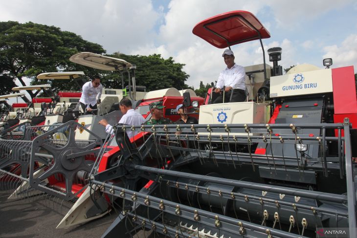 Apel siaga alat dan mesin pertanian di Surabaya