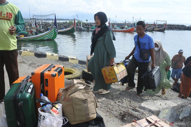 Transportasi warga Pulau Sapudi Sumenep