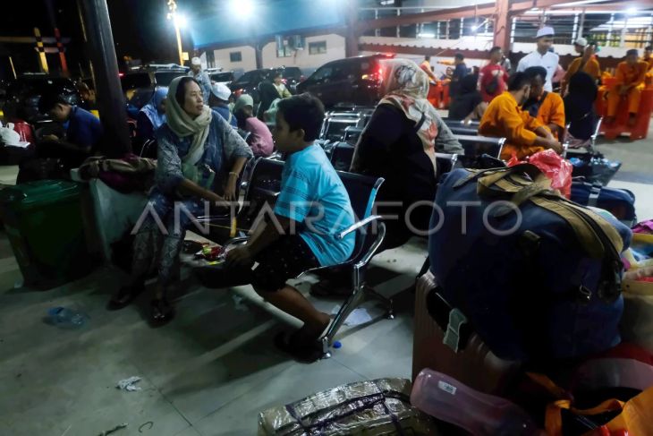 Penumpang KM Bukit Raya rute Pontianak-Surabaya batal berangkat