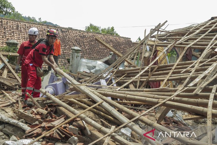 Pergerakan tanah di Cianjur