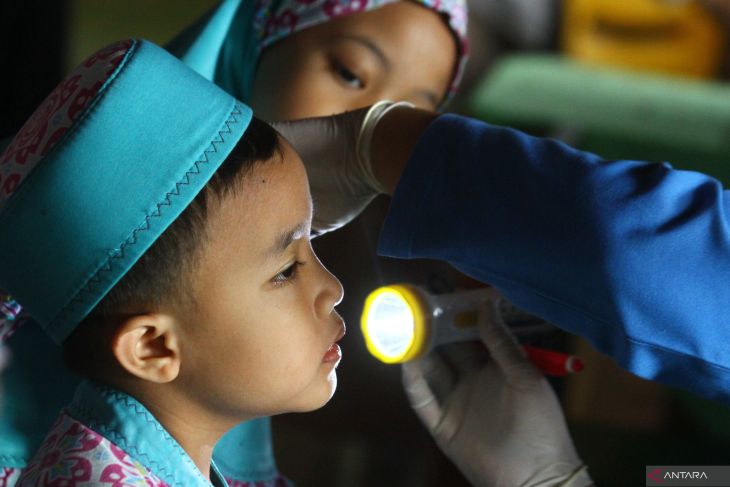 Penapisan kesehatan anak di Malang