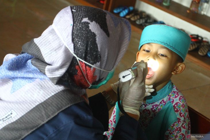 Penapisan kesehatan anak di Malang