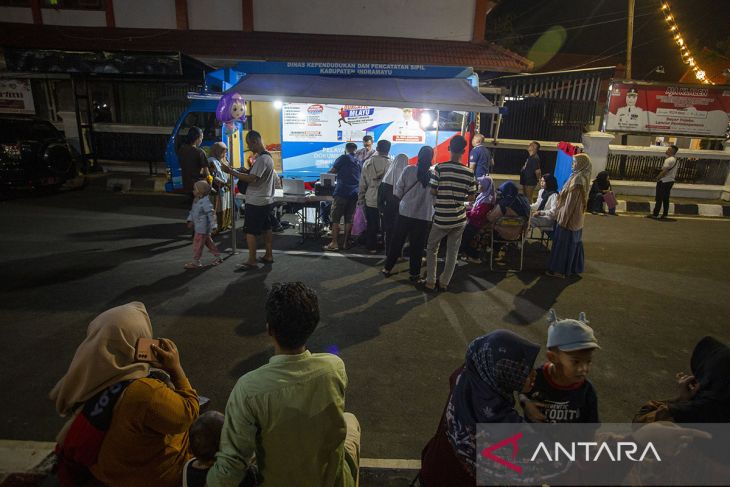 Layanan Adminduk malam hari
