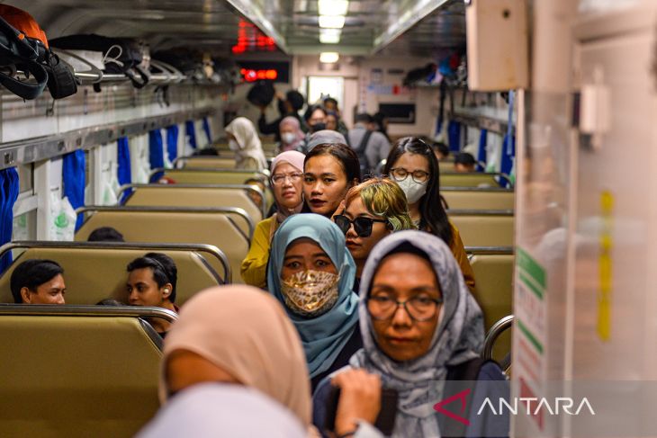 KAI tambah pengoperasian kereta antisipasi lonjakan penumpang