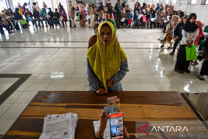 Penyaluran bansos PKH tahap dua di Bandung