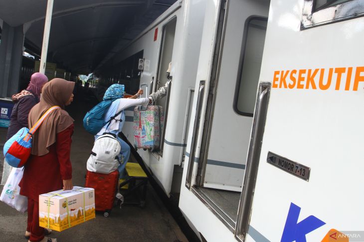 Volume penumpang kereta di Stasiun Malang meningkat