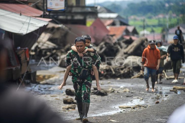 Banjir bandang di Agam Sumatera Barat