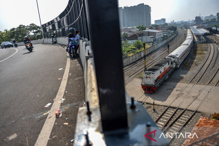 Proyek jalan layang ciroyom rampung