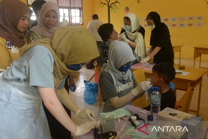 FOTO - Dokter Indonesia dan Malaysia baksos pengobatan gratis di Aceh Besar