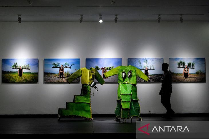 Pameran seni Tiga Pasang Tangan terkait politik pangan