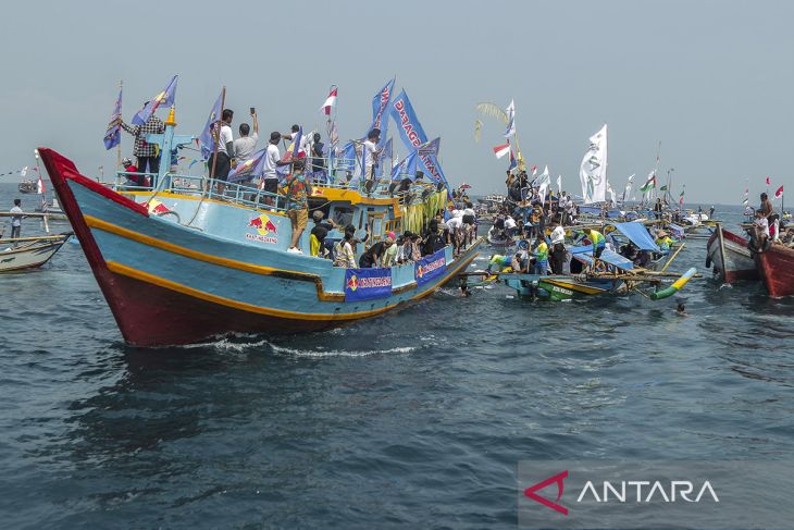 Tradisi Labuh Saji di Sukabumi