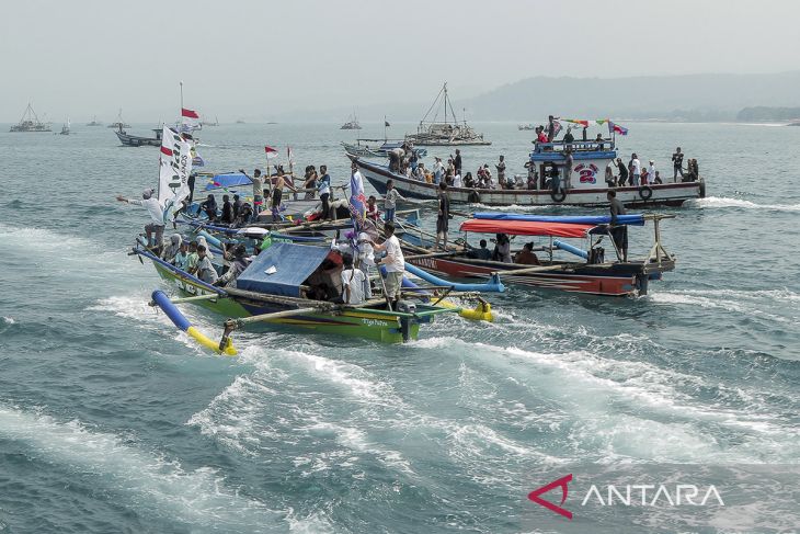 Tradisi Labuh Saji di Sukabumi