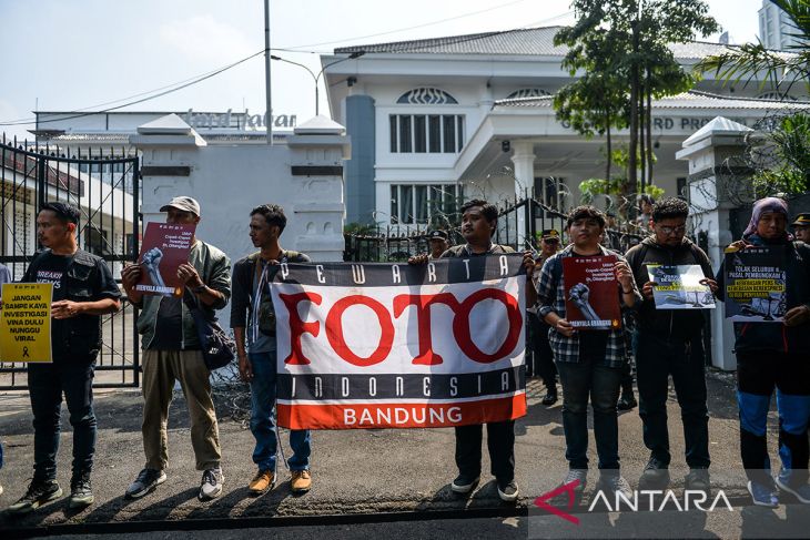 Aksi tolak RUU Penyiaran di Bandung