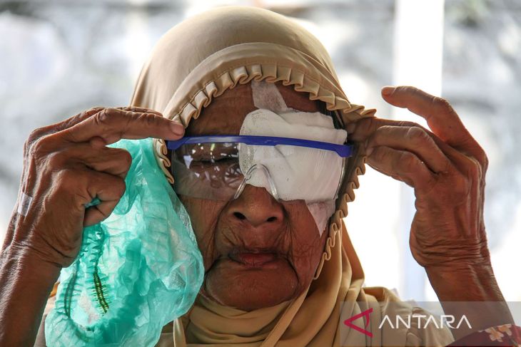 FOTO - Operasi Mata Katarak Gratis Hari Lanjut Usia Nasional (HLUN) 2024