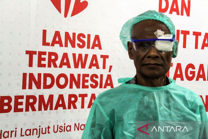 FOTO - Operasi Mata Katarak Gratis Hari Lanjut Usia Nasional (HLUN) 2024