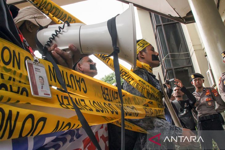 FOTO - Aksi jurnalis Aceh tolak revisi UU Penyiaran