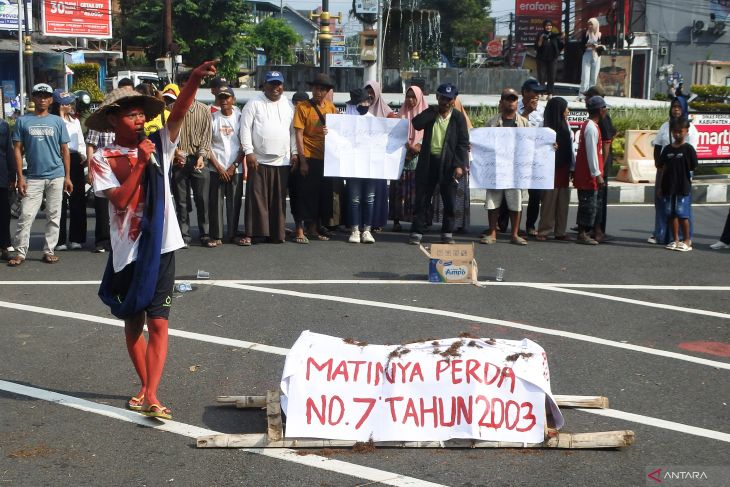 Warga Jember tolak Hari Tanpa Tembakau Sedunia