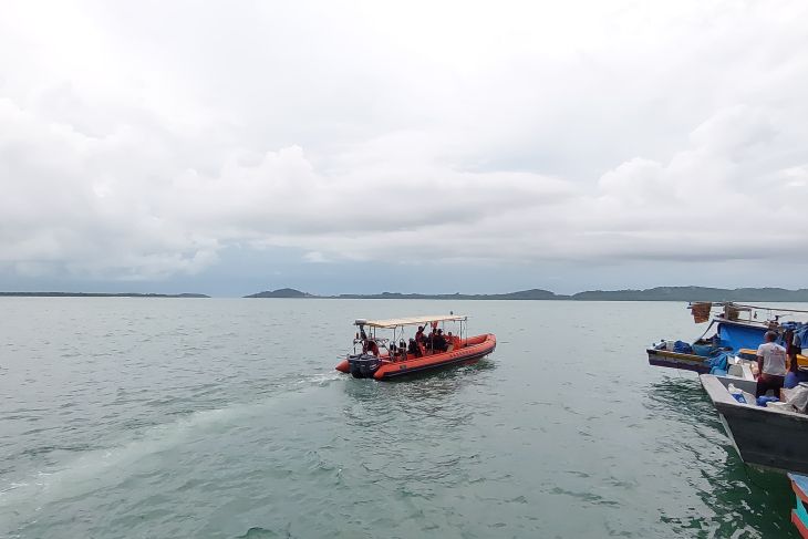 Tim SAR gabungan cari ABK kapal tenggelam di perairan Karang Suji Bangka Selatan