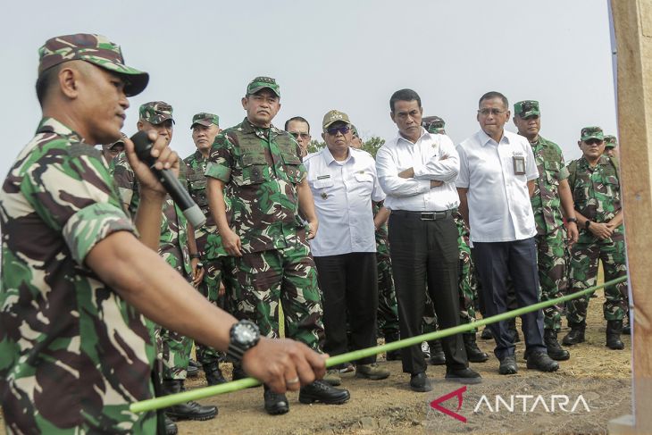 Panen jagung dan singkong di Sukabumi