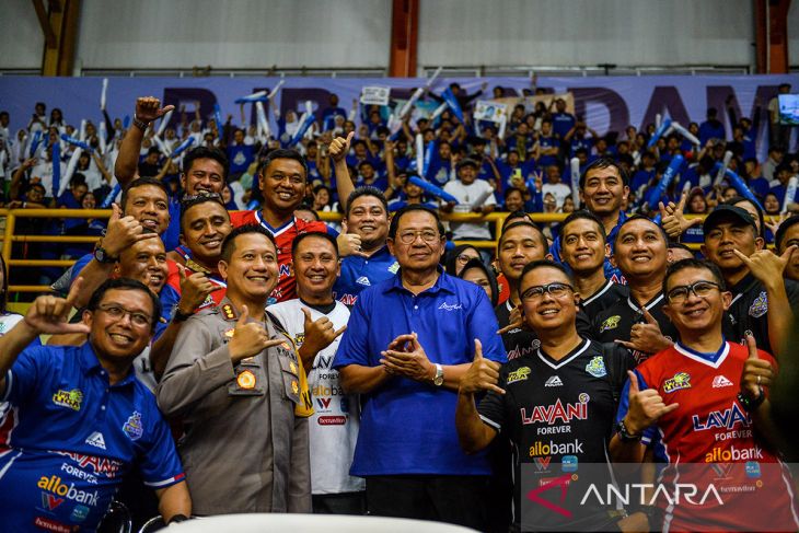 SBY menonton pertandingan voli Proliga