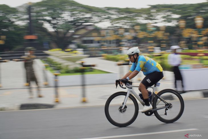 Lomba balap sepeda HUT ke-78 Bhayangkara