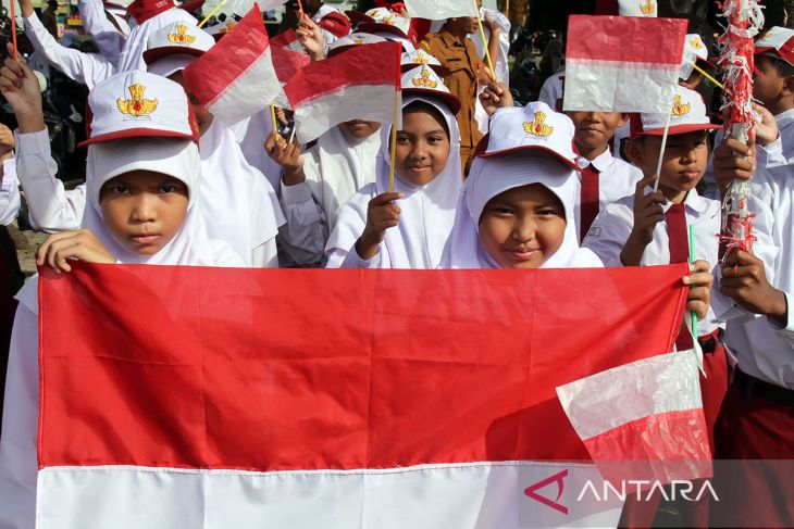 FOTO - Gerakan nasional 10 juta bendera merah putih