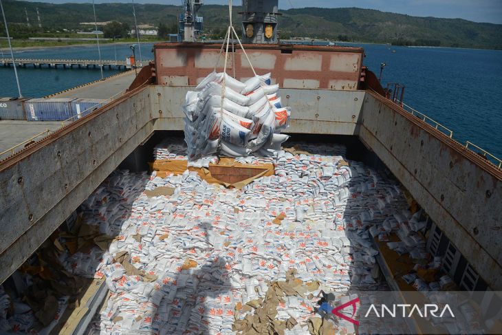 FOTO - Beras impor asal Thailand tiba di Aceh