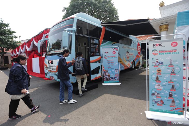 Pembukaan roadshow bus KPK jelajah negeri bangun antikorupsi