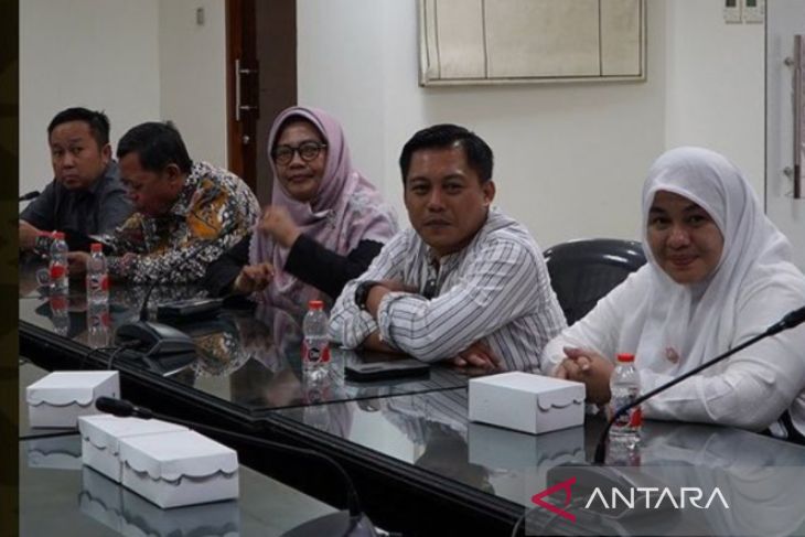 ADV - DPRD Kota Banjarmasin terima kunjungan Komisi C DPRD Surabaya