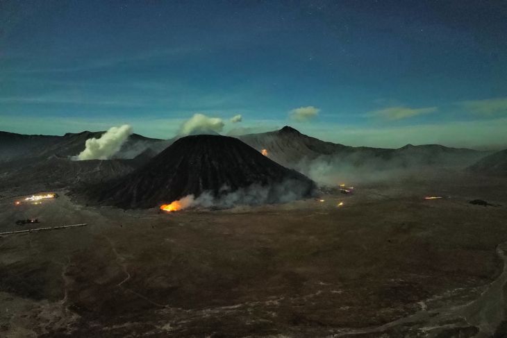 Kebakaran di kawasan Gunung Bromo