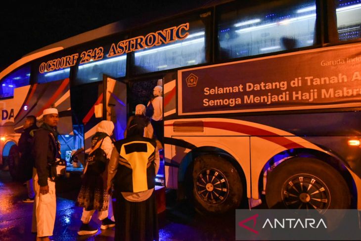 Kedatangan jamaah haji kloter pertama debarkasi Medan