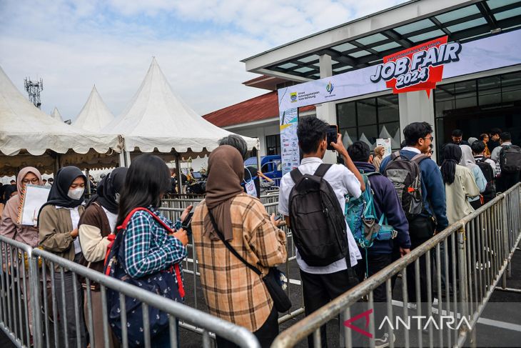 Upaya menekan angka pengangguran di Bandung