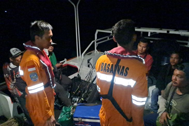 SAR Pangkalpinang evakuasi penumpang dan KM Sinar Jaya
