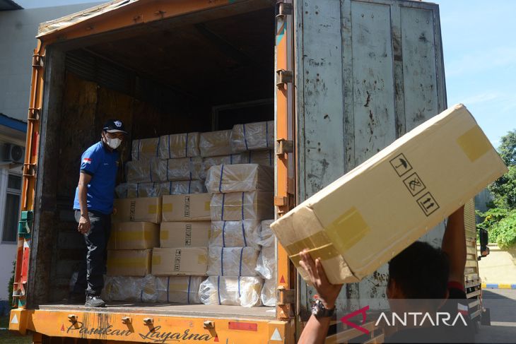 FOTO - Pemusnahan rokok impor ilegal di Aceh