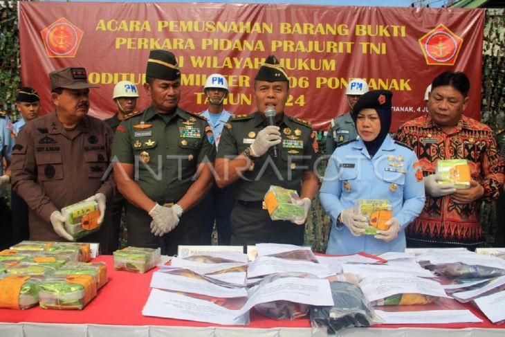 Pemusnahan barang bukti tindak pidana di Oditurat Militer Pontianak