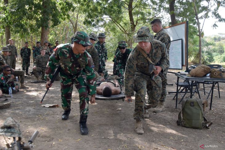 Latihan bersama evakuasi medis