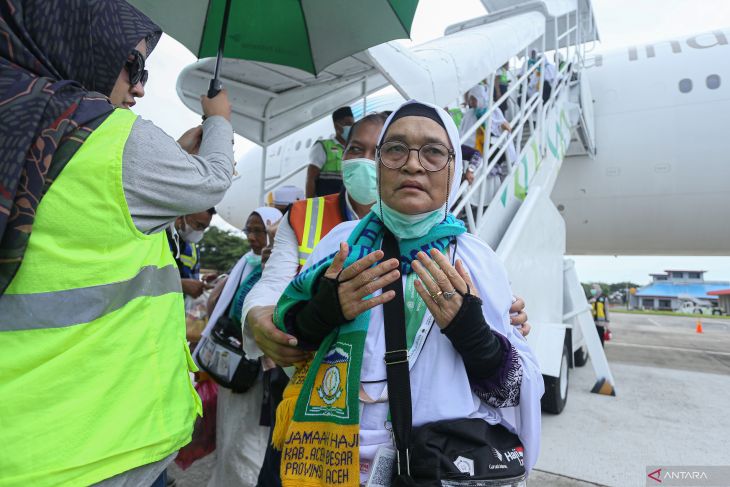 Kedatangan jamaah haji kloter pertama Aceh