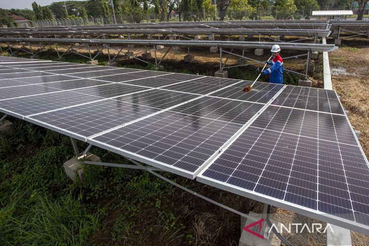 PLTS untuk kebutuhan listrik 250 rumah di Indramayu