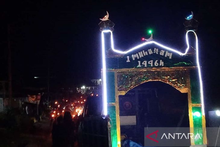 Kemeriahan Pawai Obor Tahun Baru Islam Desa Sempan