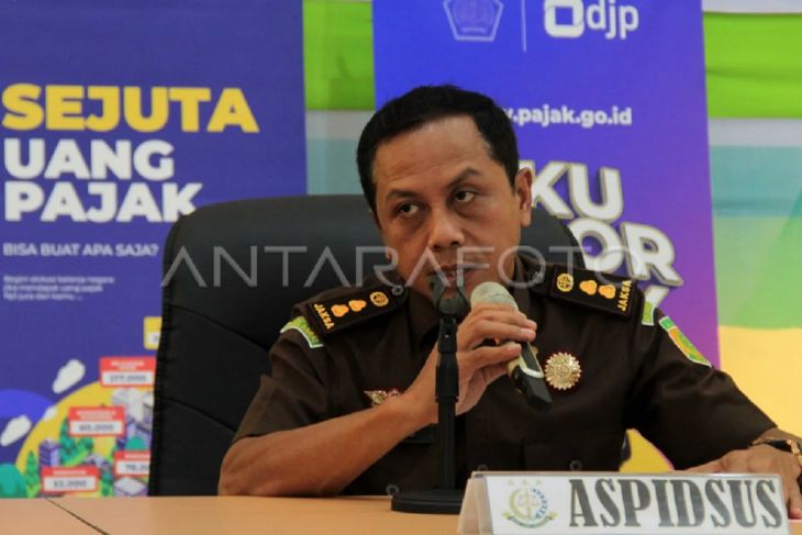 Kejaksaan terima tersangka kasus penggelapan pajak