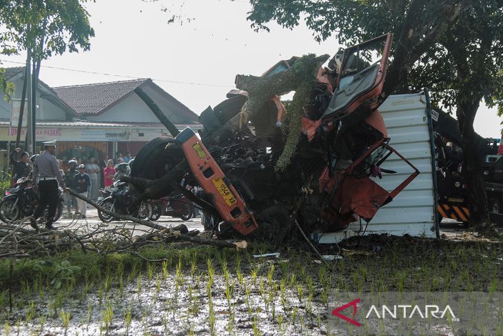 Kecelakaan truk di Cianjur