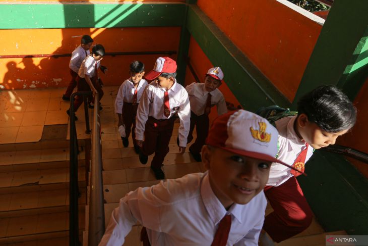 Hari pertama sekolah tahun ajaran baru di Aceh