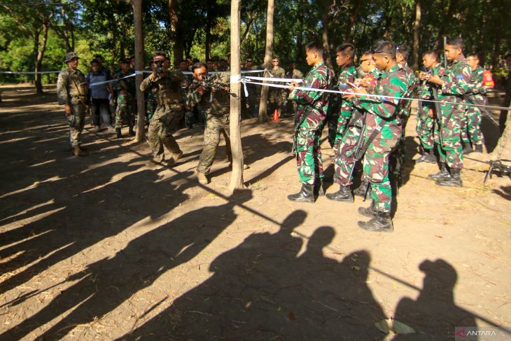 Latihan Pertempuran jarak dekat Marinir Indonesia-Amerika