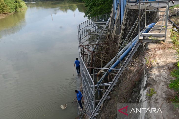 FOTO - Produksi air bersih menurun dampak kemarau