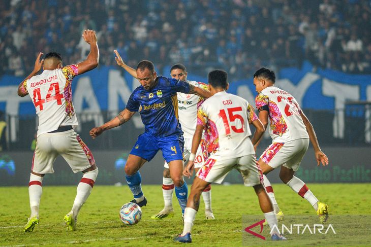 Persis Solo kalahkan Persib Bandung