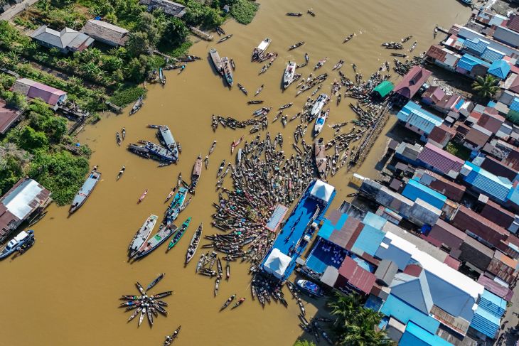 FESTIVAL PASAR TERAPUNG LOK BEINTAN